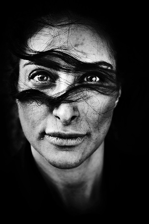 Номинация &quot;Портреты&quot;. Снимок датской актрисы иранского происхождения Меллики Мехрабан. Автор фото: Лерке Посселт, Дания