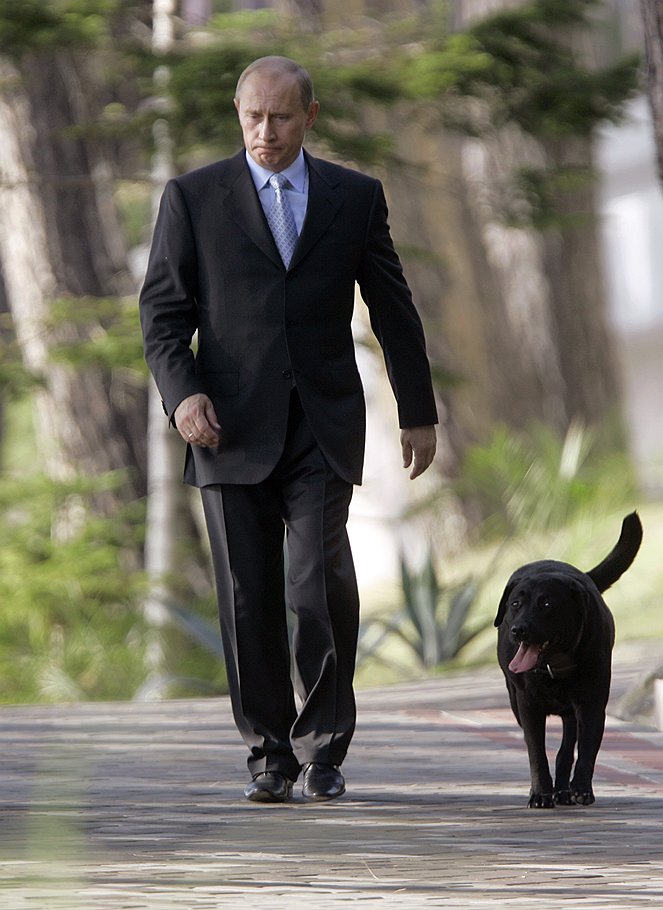 Владимир Путин и его собака Кони