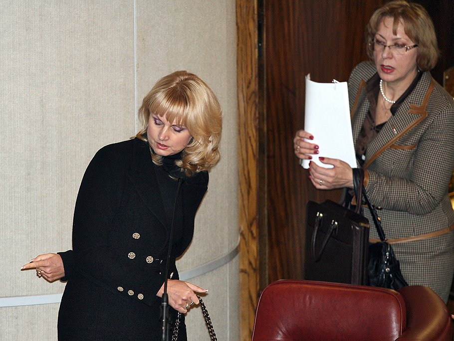 Татьяна Голикова (слева) и Вероника Скворцова (справа) 