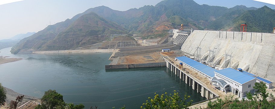 Шон Ла ГЭС на реке Да во Вьетнаме, спроектированная «Институтом Гидропроект». Мощность 2400 МВт. Крупнейший объект гидроэнергетики Юго-Восточной Азии. В 2012 году станция вышла на полную мощность.