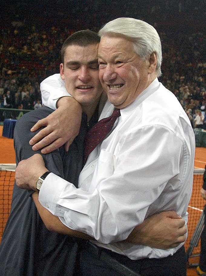 Борис Ельцин и теннисист Михаил Южный. 2002 год