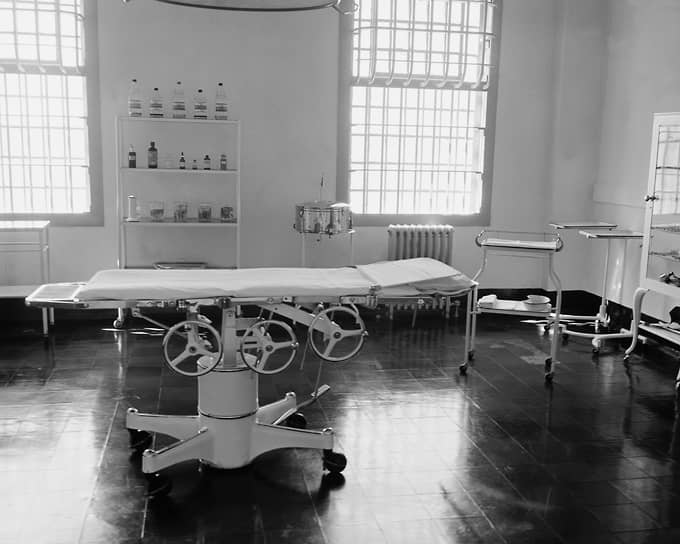 На фото операционная в больнице Алькатраса. Март 1956 года