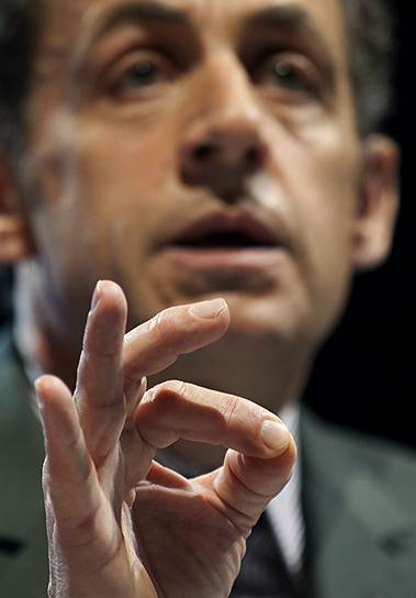 Президент Франции Никола Саркози выступает на 91-м конгрессе мэров Франции в Париже. У них все ОК