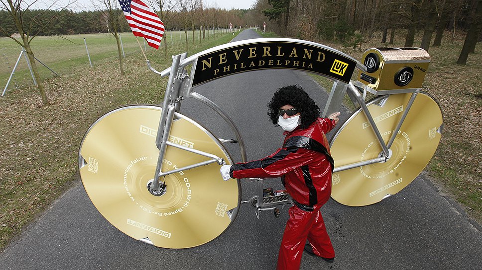 Велосипед, созданный в память о певце Майкле Джексоне