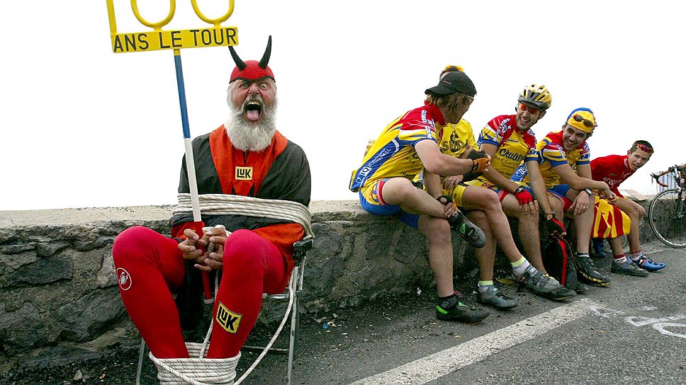 Дитер &quot;Диди&quot; Сенфт в ожидании гонщиков Тур де Франс