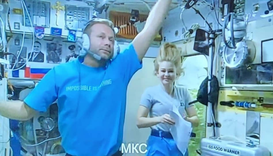 В октябре 2021 года режиссер Клим Шипенко и актриса Юлия Пересильд отправились на Международную космическую станцию для съемок первого в мировой истории художественного фильма в космосе «Вызов». Киноэкипаж пробыл на МКС 12 дней. Премьера кинокартины состоялась 20 апреля 2023 года