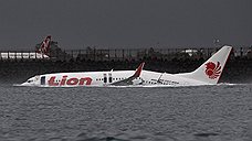 На Бали упал на мелководье Boeing-737