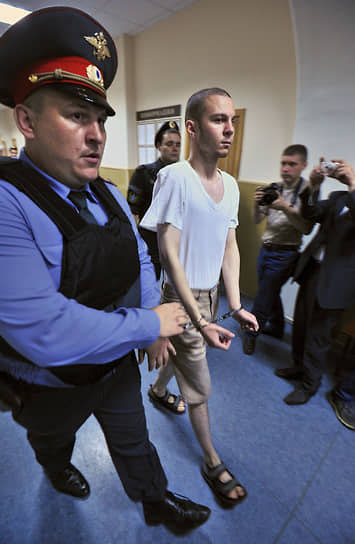 Владимир Акименков (родился в 1987 году). Задержан 10 июня 2012 года. Обвинялся в метании древка в омоновца. Был амнистирован к 20-летию Конституции 19 декабря 2013 года и освобожден в зале суда