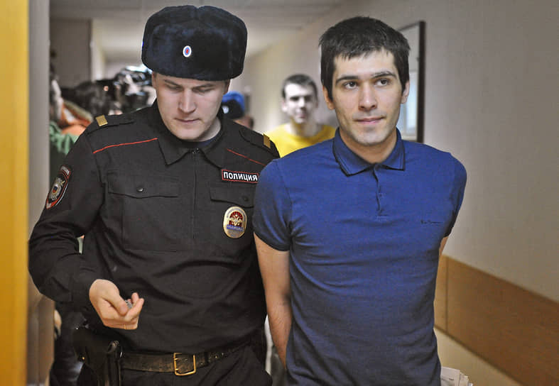 Андрей Барабанов (родился в 1990 году). Задержан 28 мая 2012 года. По данным следствия, бил  ногой сотрудников ОМОНа, частично признал вину. 24 февраля 2014 года был приговорен к лишению свободы в колонии общего режима на 3 года 7 месяцев. Вышел на свободу 25 декабря 2015 года