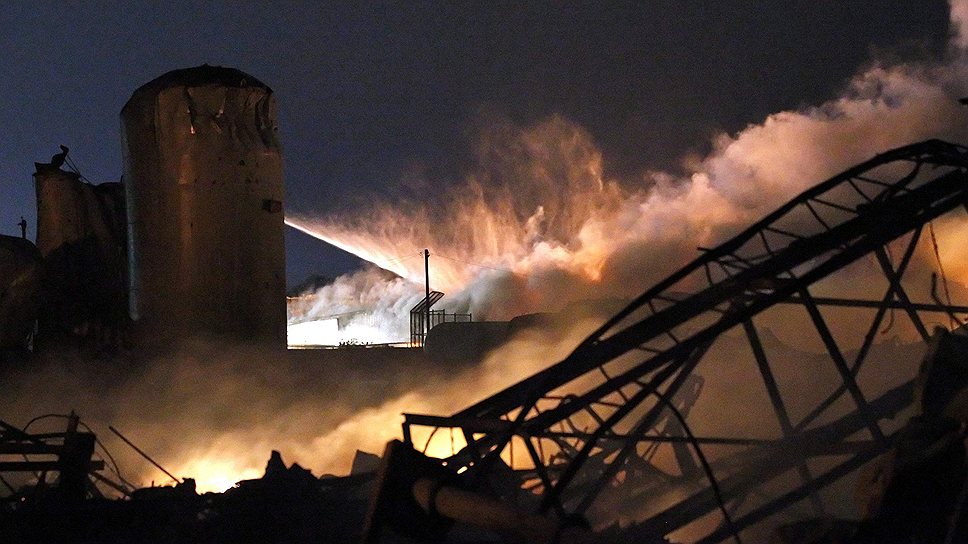 18.04.2013 -- взрыв на заводе минеральных удобрений в городе Уэст, штат Техас. Погибли 12 человек, пропавшими без вести считаются около 60 человек