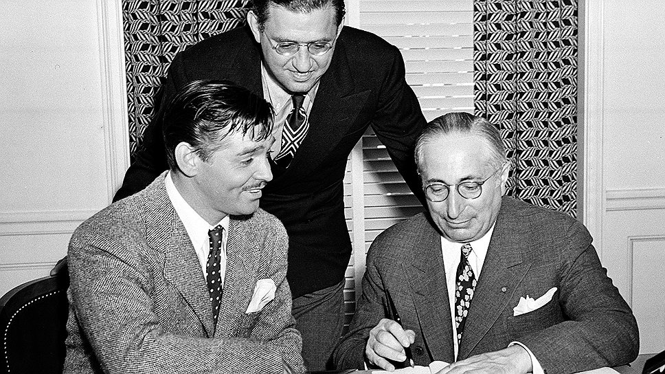 Актер Кларк Гейбл (слева), продюсер Дэвид Селзник(центр) и глава студии MGM Луис Майер. 26 августа 1938 года