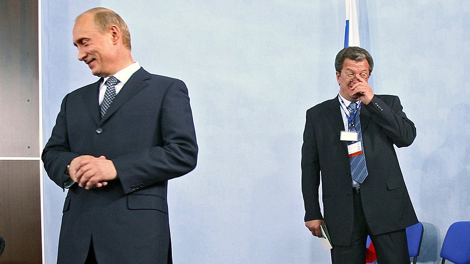 Президент России Владимир Путин (слева) и Сергей Приходько (справа) 