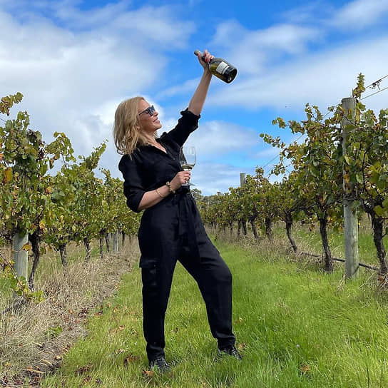 В мае 2020 года Кайли Миноуг выпустила французское розовое вино, приурочив его к своему дню рождения. Новый напиток представляет собой комбинацию винограда Carignan и Cabernet Sauvignon, выращенного на южном побережье Франции