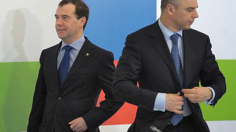 Дмитрий Медведев (слева) и Антон Силуанов