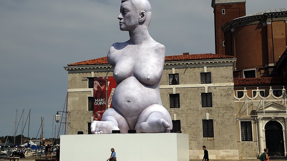 Статуя Alison Lapper Pregnant (&quot;Беременная Элисон Лэппер&quot;) британского художника Марка Куинна