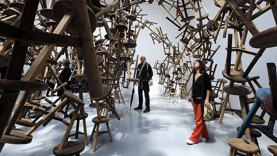 Инсталляция Bang (&quot;Взрыв&quot;) китайского художника Ай Вэйвэя