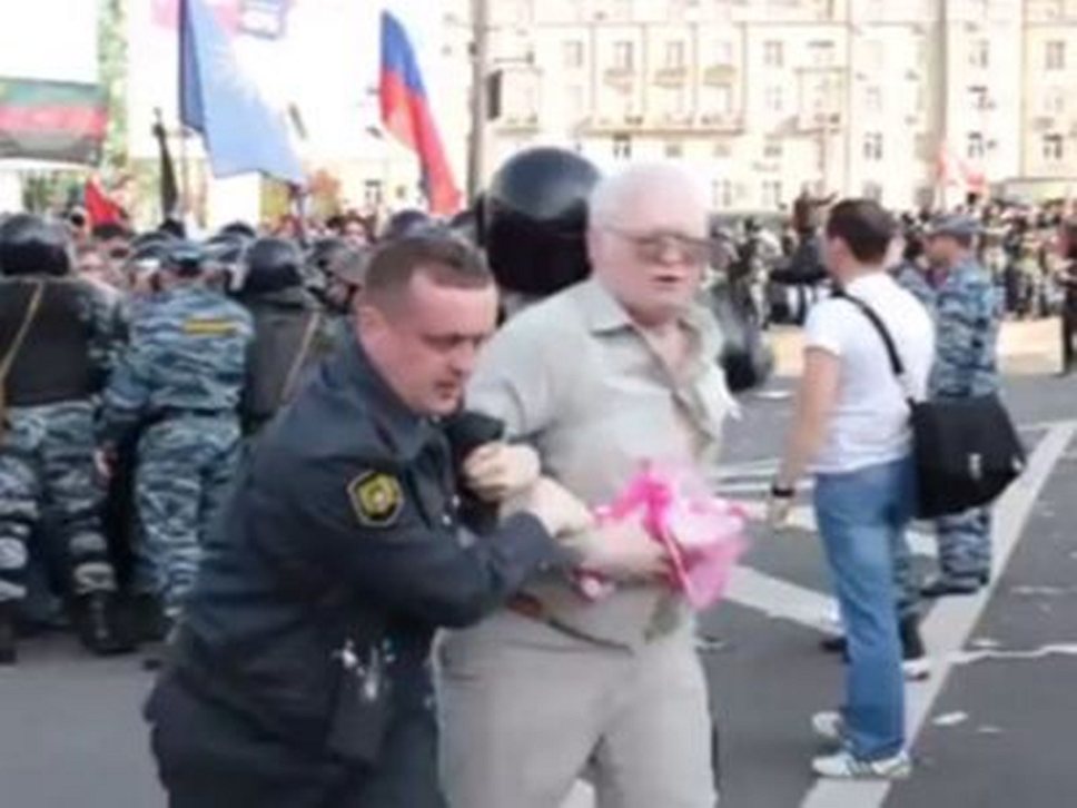 Саратовский областной суд подтвердил решение о выплате компенсации Олегу Гариге за незаконное задержание на Болотной площади в Москве 6 мая 2012 года