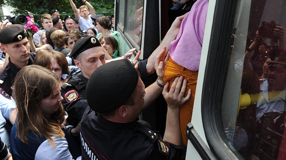 11 июня полиция Москвы задержала у Госдумы сторонников запрета гей-пропаганды