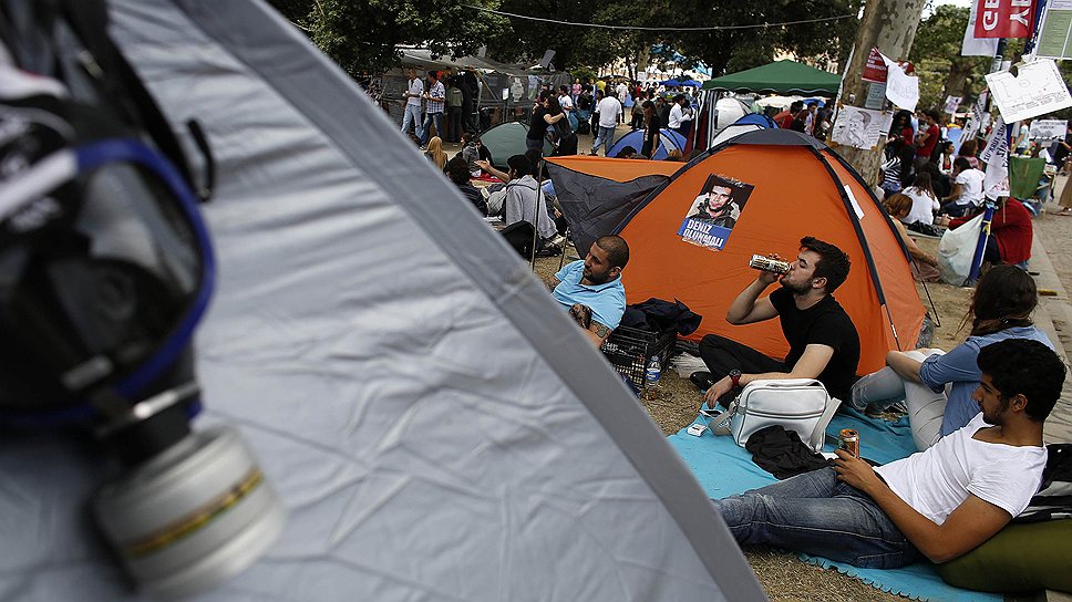 Лагерь протестующих в парке Гези