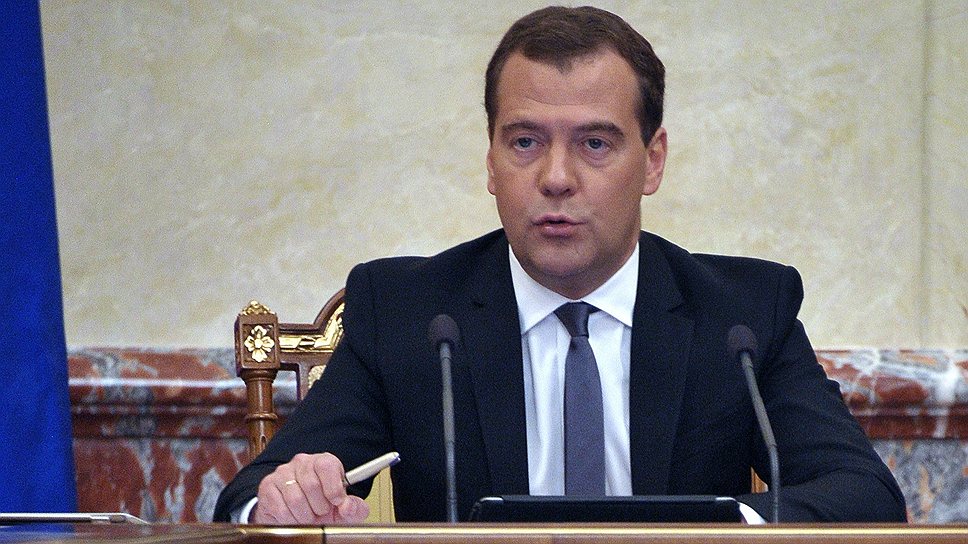 Премьер-министр Дмитрий Медведев подписал постановление, согласно которому на пути принятия инициатив граждан появится еще один фильтр