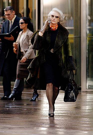 В 2006 году фильм «Дьявол носит Prada», с Мерил Стрип в главной роли, собрал в прокате более $300 млн. Специально для фильма актриса даже села на диету и похудела на 10 кг. Роль принесла Стрип шестой «Золотой глобус» и номинации на премии «Оскар» и BAFTA