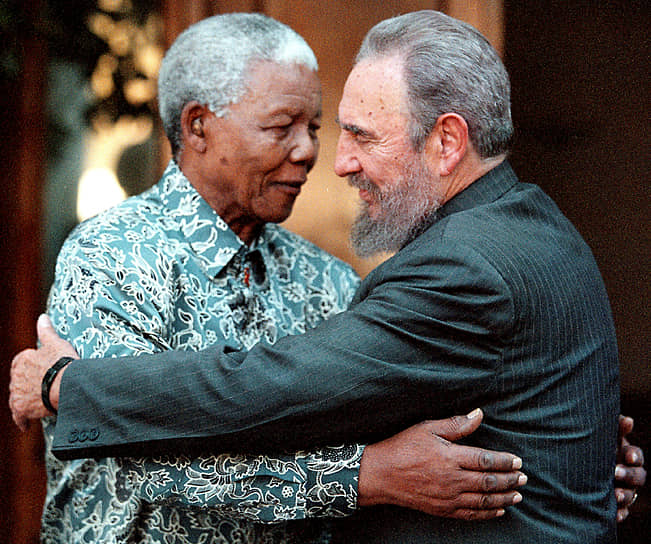 Лидер кубинской революции Фидель Кастро о Нельсоне Манделе: «Он мой герой»
&lt;br>В 2010 году 17-й Всемирный международный фестиваль молодежи и студентов был посвящен Фиделю Кастро (на фото справа) и Нельсону Манделе как самым заслуженным революционерам XX века