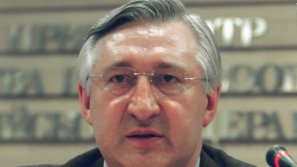 51-ый министр Николай Аксененко занимал свой пост с 16 сентября 1999 до 3 января 2002 гг