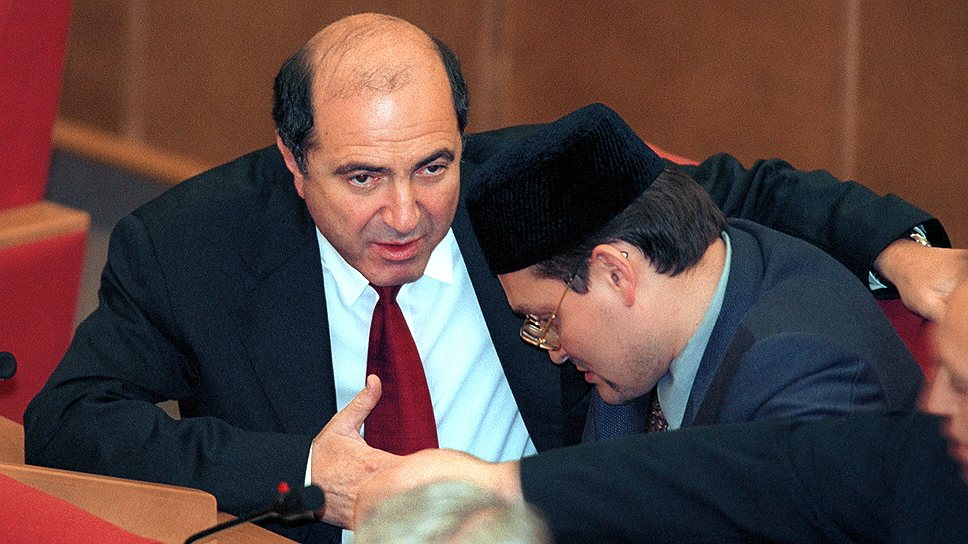 Борис Березовский побывал и в исполнительной власти — в 1996-1997 годах заместителем секретаря Совета безопасности, в 1998-1999-м — исполнительным секретарем СНГ, и в законодательной, избравшись в 1999 году депутатом Госдумы от Карачаево-Черкесии