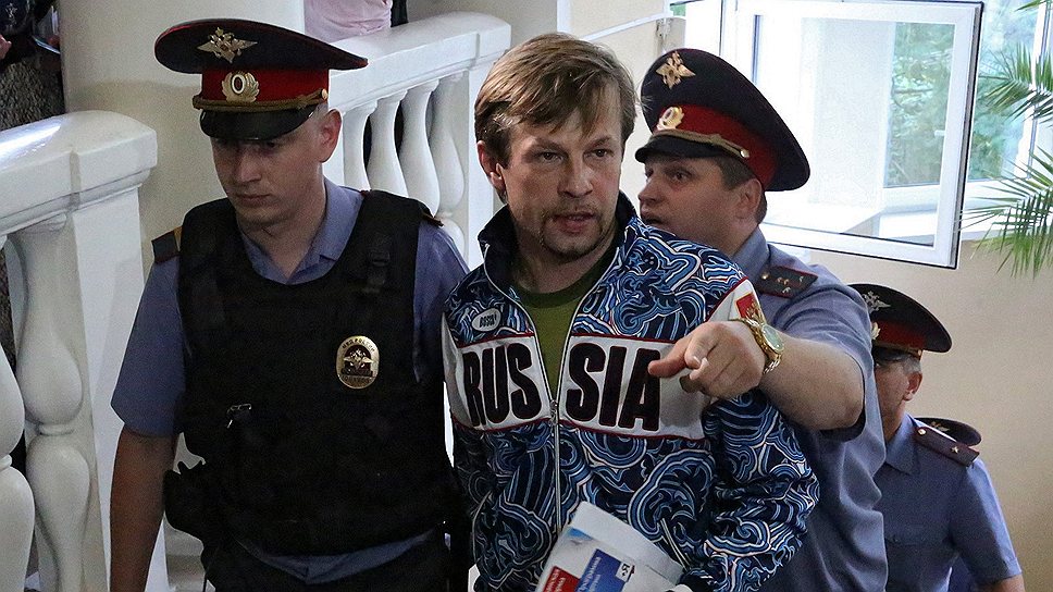 4 июля. Задержание и арест мэра Ярославля Евгения Урлашова, обвиняемого в покушении на получение взятки