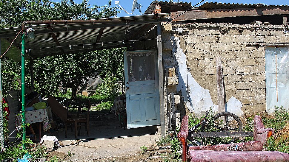 Вновь отстроенные дома в пострадавшем от наводнения в ночь на 7 июля 2012 года Крымске