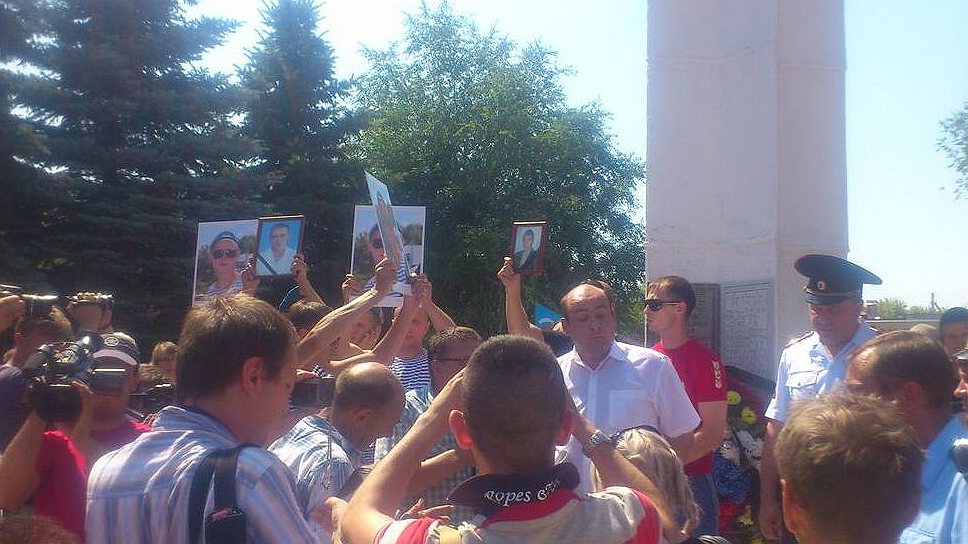 После похорон потерпевшего 7 июля 2013 года на площади города Пугачёва состоялся митинг жителей города, на котором высказывались требования о выселении из города лиц чеченской национальности