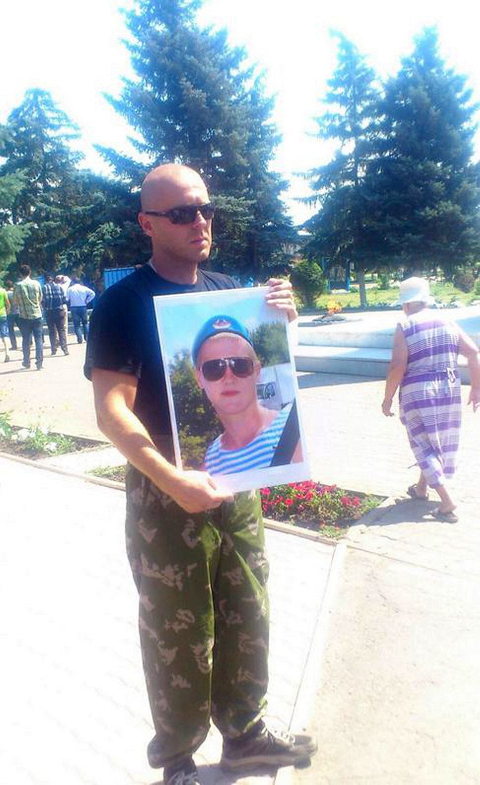 Поводом к митингу послужило убийство 20-летнего десантника Руслана Маржанова. Подозреваемым в убийстве оказался 16-летний подросток, приехавший из Чечни
