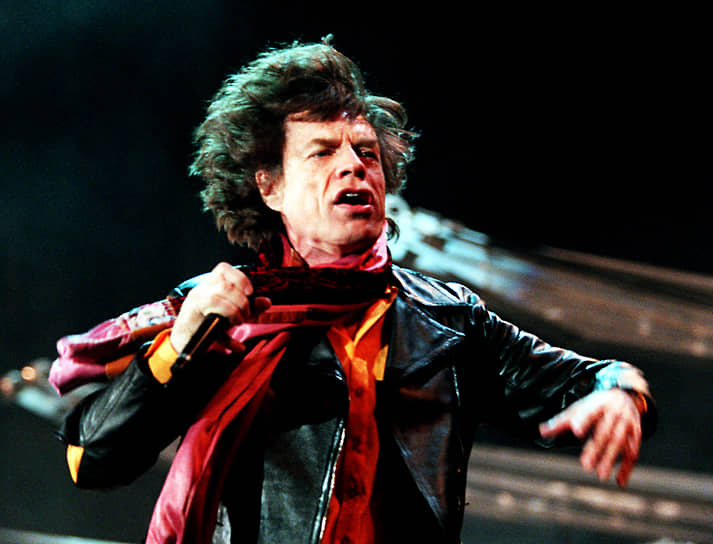 В 2004 году The Rolling Stones начали одно из самых продолжительных в своей карьере турне — A Bigger Bang, которое продлилось 14 месяцев. $1 млн из заработанных гонораров группа перечислила в фонд помощи пострадавшим от урагана Катрина