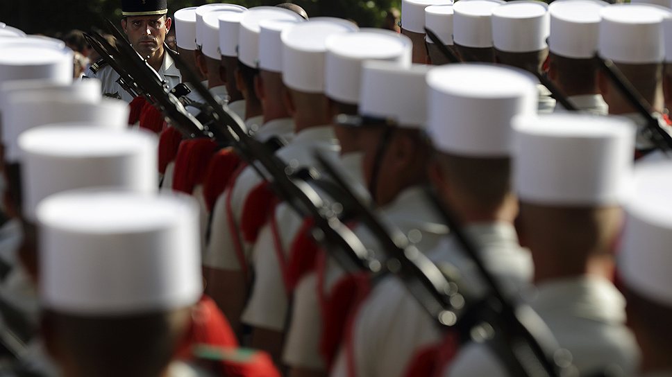 В настоящее время День Бастилии отмечается военными парадами, концертами и гуляниями