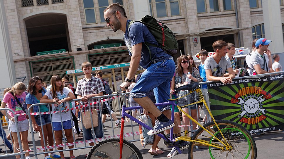 Любителей велосипедной экзотики ждала площадка «Оригинальных велосипедов» –  самостоятельное и качественно новое направление велокультуры, представители которого своими руками создают уникальные авторские велоконструкции