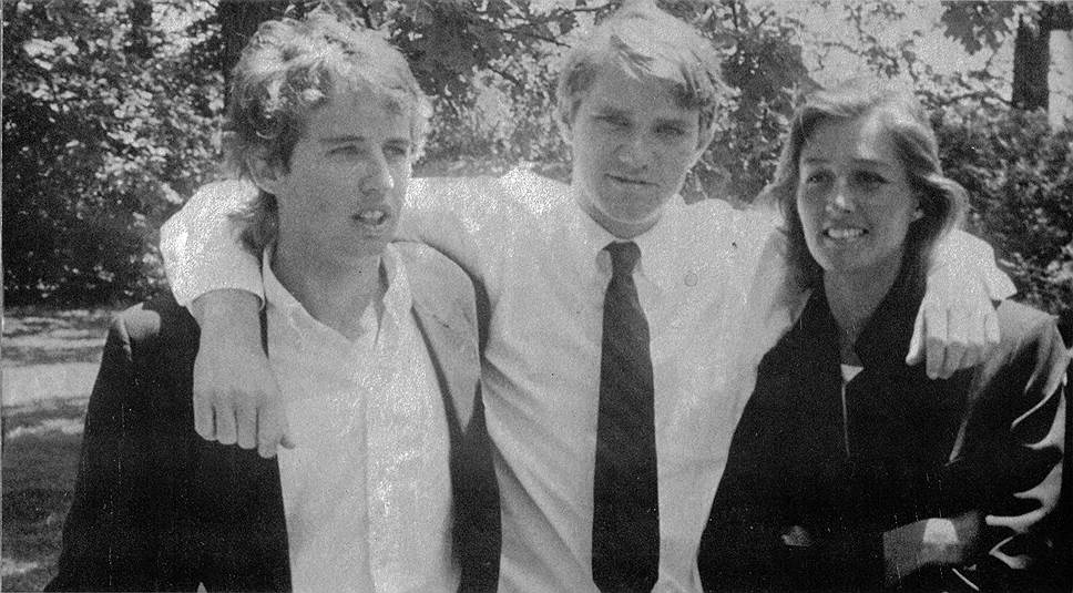 Сын Роберта Кеннеди Дэвид (слева) умер от передозировки наркотиков 25 апреля 1984 года