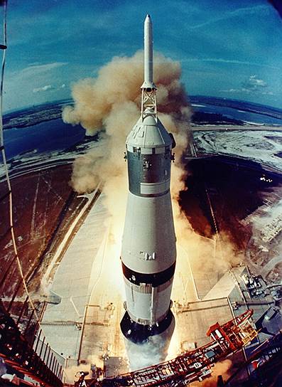 1969 год. Аполлон-11, первая космическая миссия, которая должна была доставить людей на Луну, стартовал с мыса Кеннеди в штате Флорида