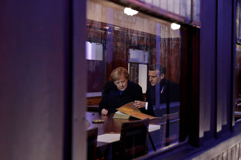 Размер пенсии Меркель, после ухода с поста канцлера, составил около €15 тыс