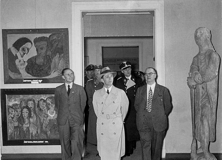 1937 год. Рейхсминистром народного просвещения и пропаганды Йозефом Геббельсом была открыта выставка «вырожденческого искусства», на которой были выставлены работы авангардистов