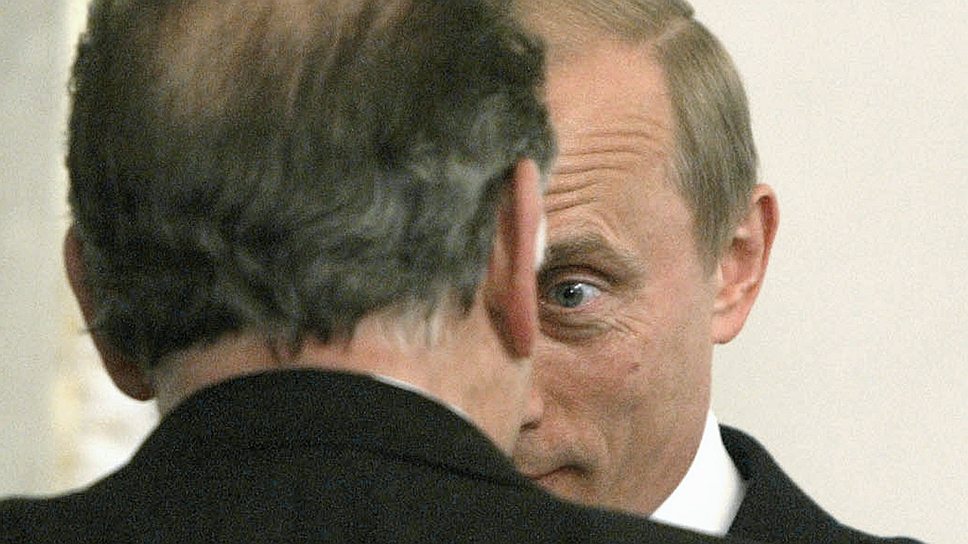 26 марта 2000 года был избран на должность президента России, а 14 марта 2004 года был переизбран на второй срок
