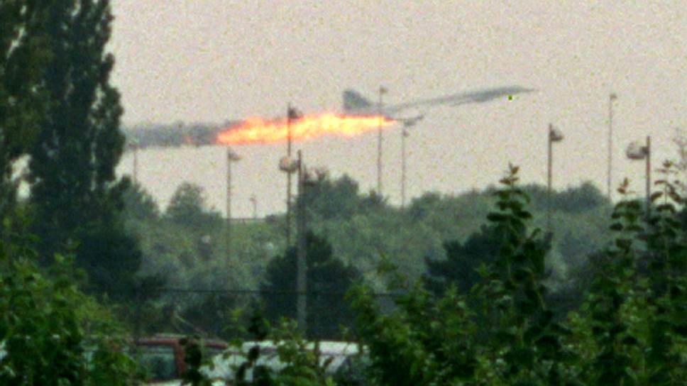 2000 год. Произошла авиационная катастрофа сверхзвукового пассажирского самолета Concorde авиакомпании Air France, выполнявшего рейс 4590