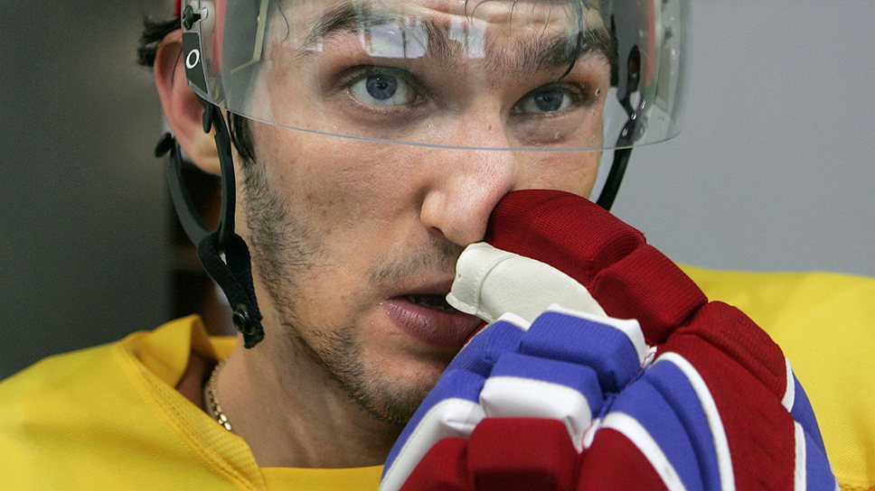 Александр Овечкин, хоккеист клуба НХЛ Washington Capitals, 27 лет. Доход: $16,8 млн. Упоминания в бумажных СМИ: 3843. Запросы в «Яндексе»: 336 594