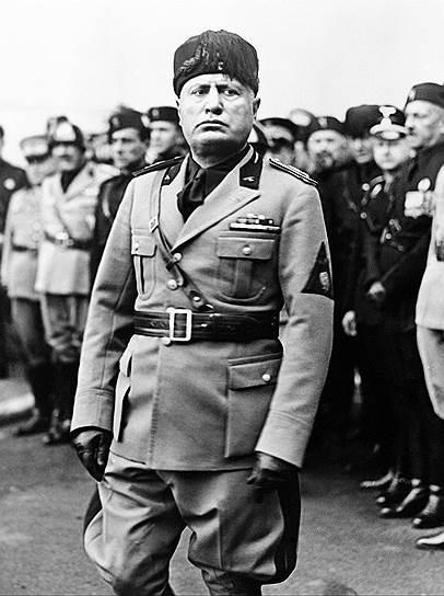 Итальянского короля Виктора-Эммануила III Муссолини обвинил в пораженчестве и организации переворота. 28–29 сентября 1943 года Республика Сало была признана Германией, Японией, Румынией, Болгарией, Хорватией и Словенией
