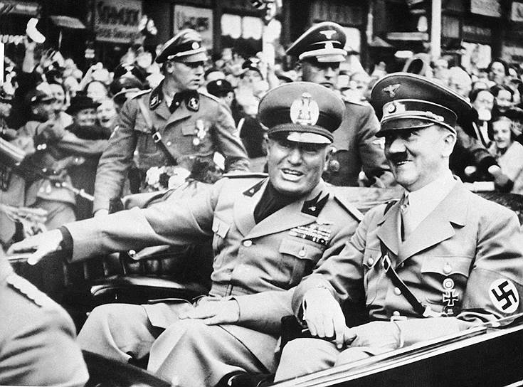 Отношения между Муссолини и Адольфом Гитлером с самого начала были неоднозначными. В 1934 году они ухудшились после того, как нацисты убили друга и союзника итальянцев Энгельберта Дольфуса, диктатора Австрии
