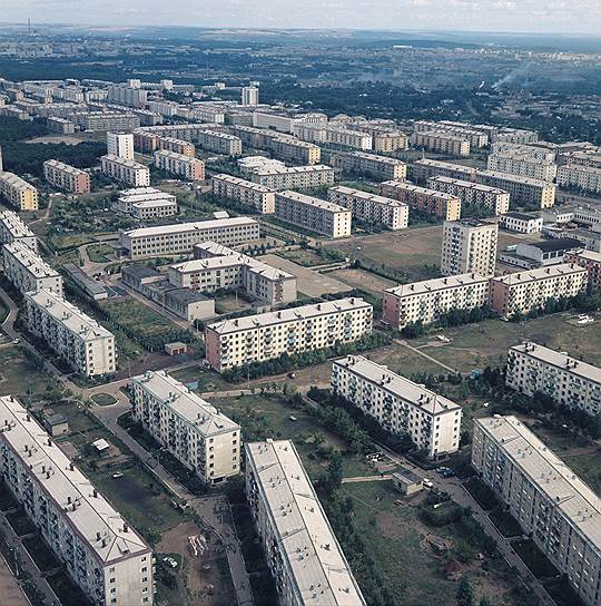 1956 год. ЦК КПСС принял решение о развитии жилищного строительства в СССР (начало строительства «хрущевок»)