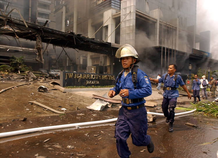 2003 год. Произошел взрыв в пятизвездочном отеле «Мариот» в центре Джакарты (Индонезия). В результате теракта погибли 16 человек, около 100 были ранены