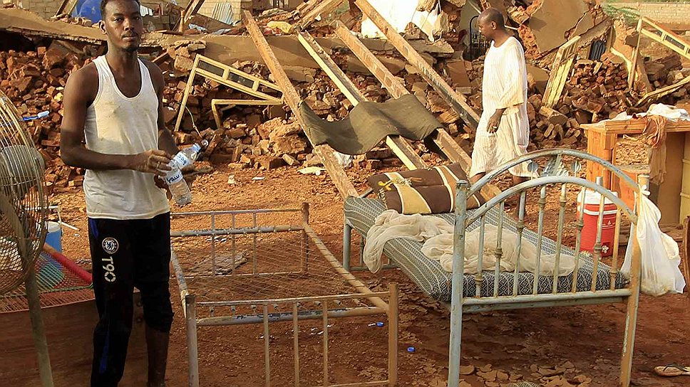 В Судане жертвами наводнения стали сразу несколько штатов, включая Северный и Южный Дарфур, Хартум и Сеннар. В Северном Дарфуре ситуация особенно тяжелая, поэтому местным руководством объявлено чрезвычайное положение: около 2 тыс. семей остались бездомными, вода затопила крупнейший в штате госпиталь Эль-Фашер