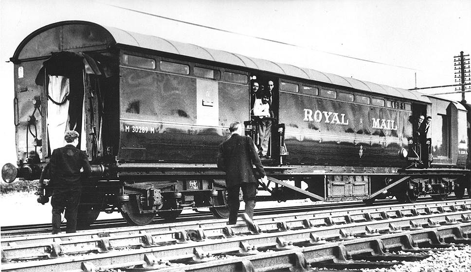 1963 год. «Великое ограбление поезда» — ограбление почтового поезда «Глазго-Лондон», в ходе которого были украдены банкноты на сумму, эквивалентную сейчас почти 50 млн фунтов стерлингов