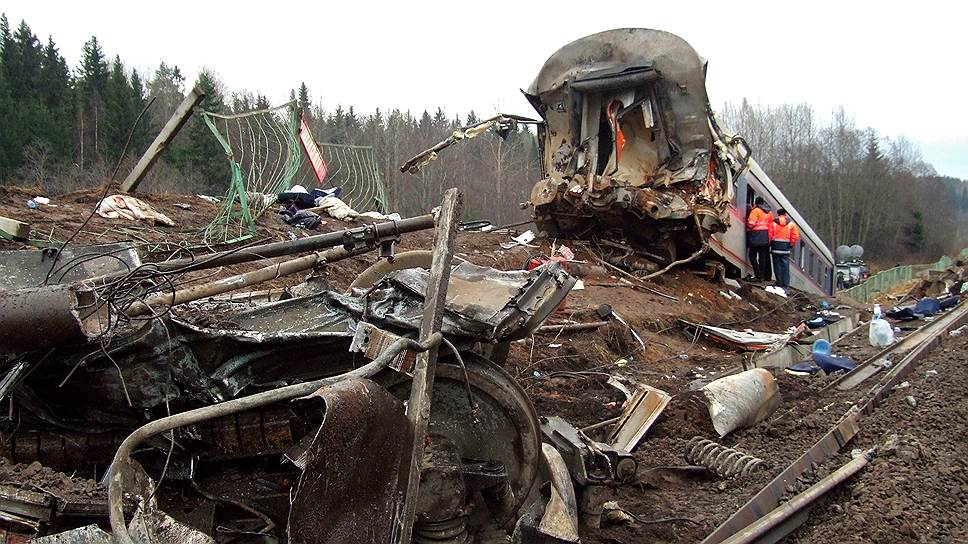 27 ноября 2009 года — крушение скоростного поезда «Невский экспресс», классифицированное как теракт. 28 человек погибли, 132 человека пострадали. Ответственность за подрыв «Невского экспресса» взял на себя лидер «Кавказского эмирата» Доку Умаров