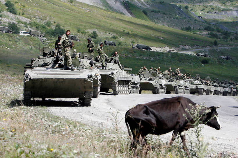 К полудню 8 августа через Рокский тоннель в Южную Осетию вошли три российские батальонные тактические группы